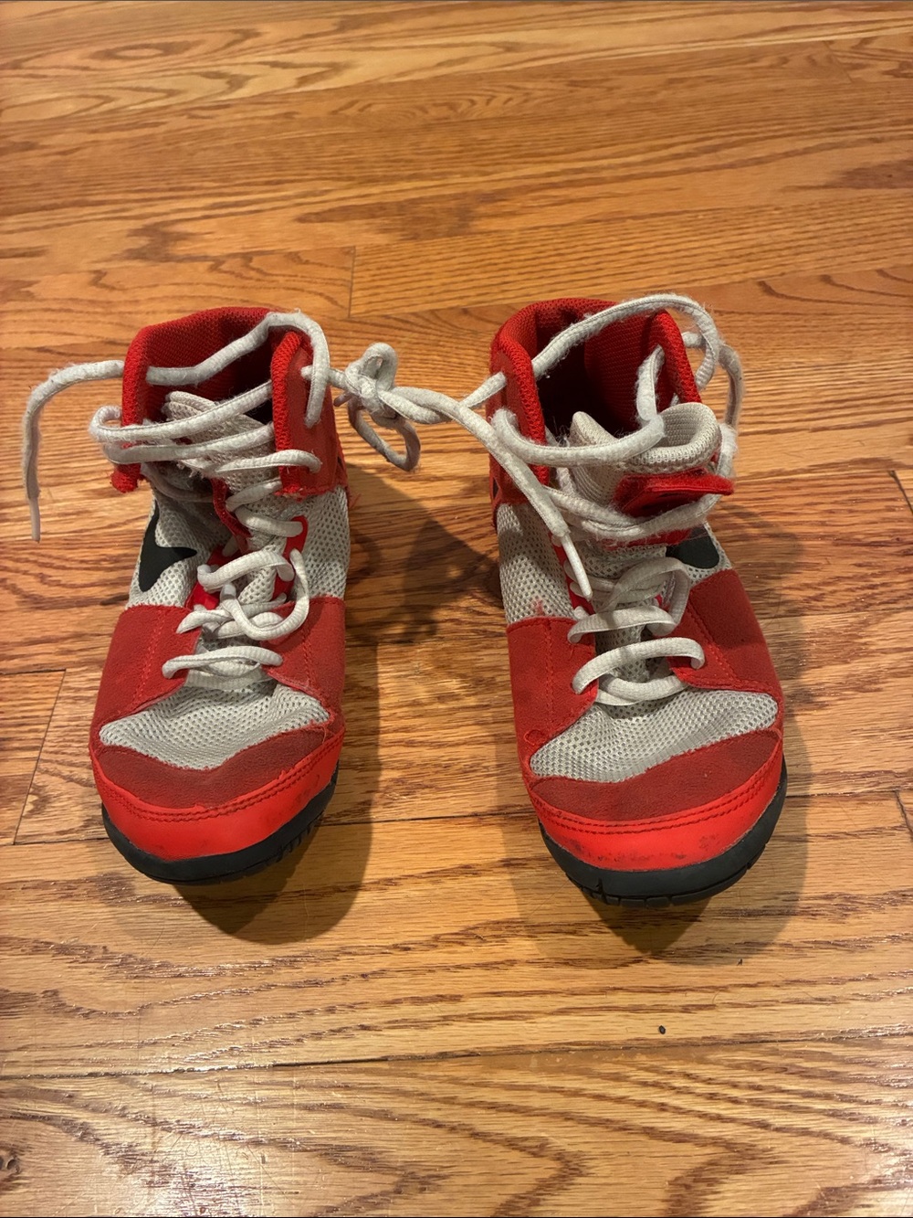 Nike fury Red and Gray Kids Athletic High-Top Sneakers size 4.5